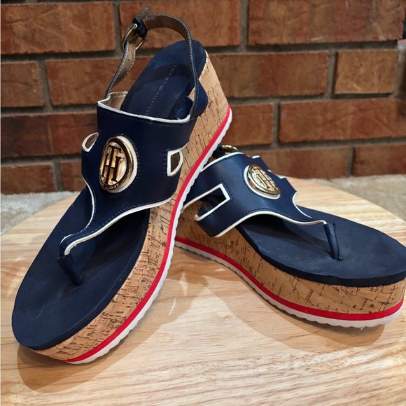TOMMY HILFIGER PLATFORM RED WHITE & NAVY PREPPY WEDGE CASUAL DRESSY SANDALS SZ 9 - Picture 2 of 12